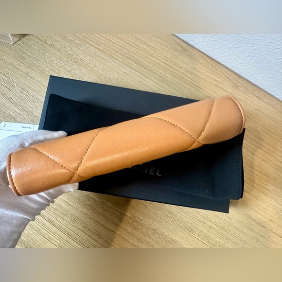 RARE CHANEL New Microchipped Chanel 19 wallet Caramel - Picture 6 of 6